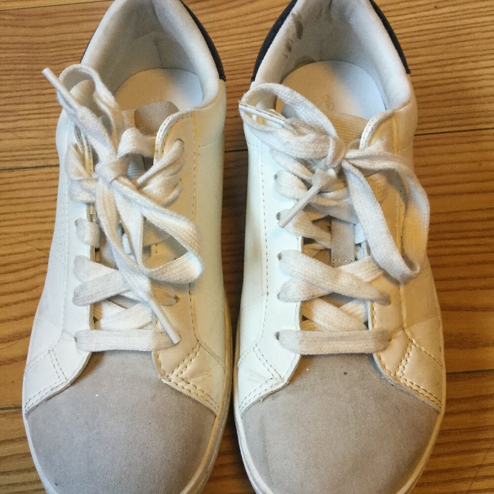 Universal Thread Candace Women's Sneakers Size 6